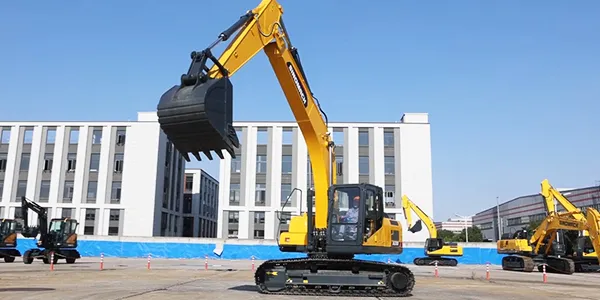 حفار مجنزر (قوة وأداء للمشاريع الثقيلة)، ZG210(D)