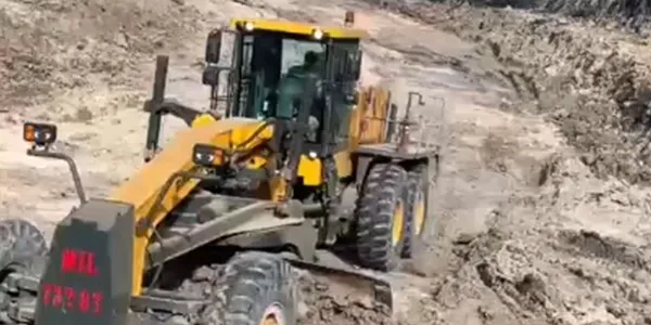 جريدر ممهدة، PY350T